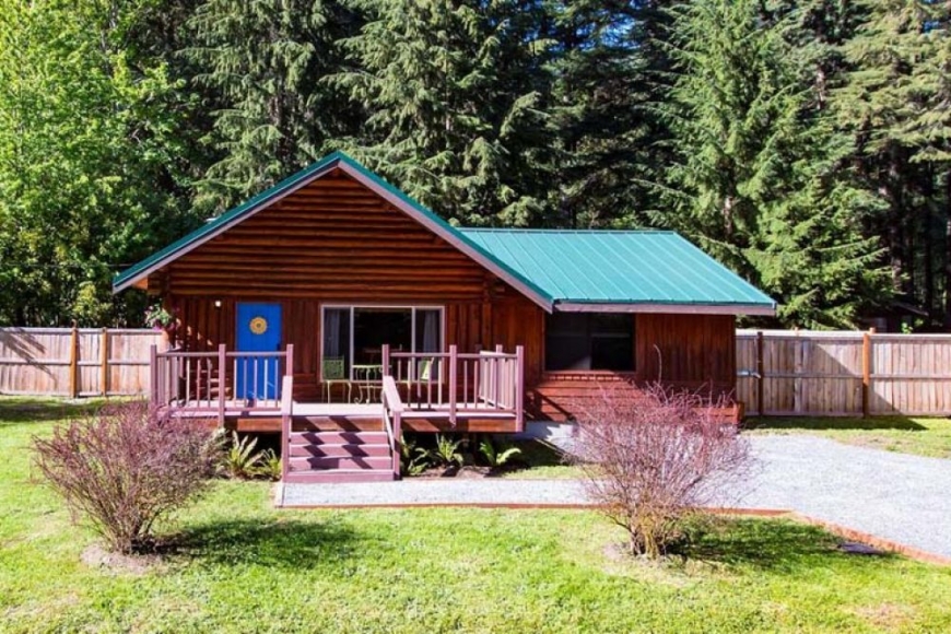 Glowing Pines Log Cabin